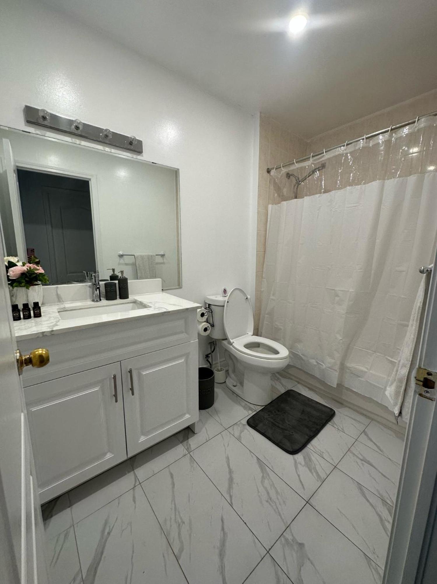 Luxury Home In Toronto Mississauga Bagian luar foto